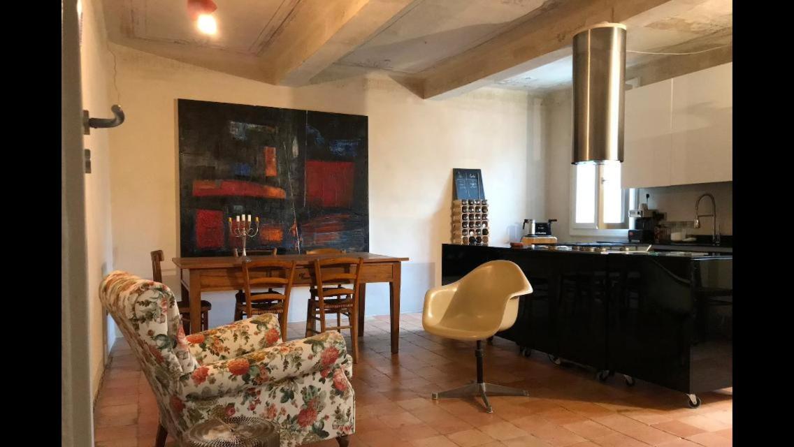 Casa Luminosa Con Giardino In Centro Storico Lejlighed Reggio Emilia Eksteriør billede
